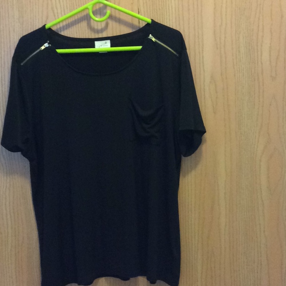 Black short sleeve top